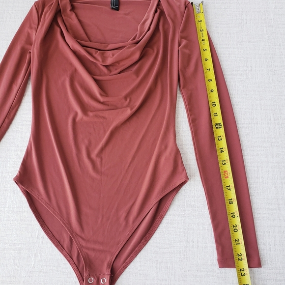 🆑️NWOT Forever 21 Long Sleeves Cowl Neckline Bodysuit Rust Brown SZ Small - Picture 6 of 9
